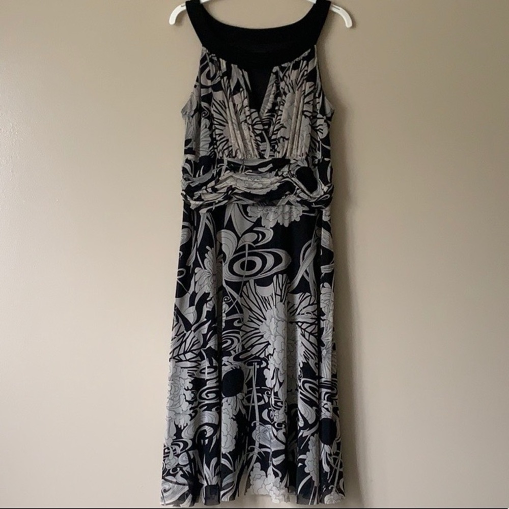R&M Richards Black & Cream colored dress 👗